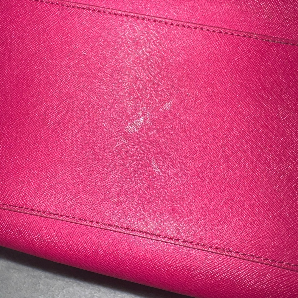 Tory Burch pink saffiano leather tote!🩷 - Picture 15 of 17